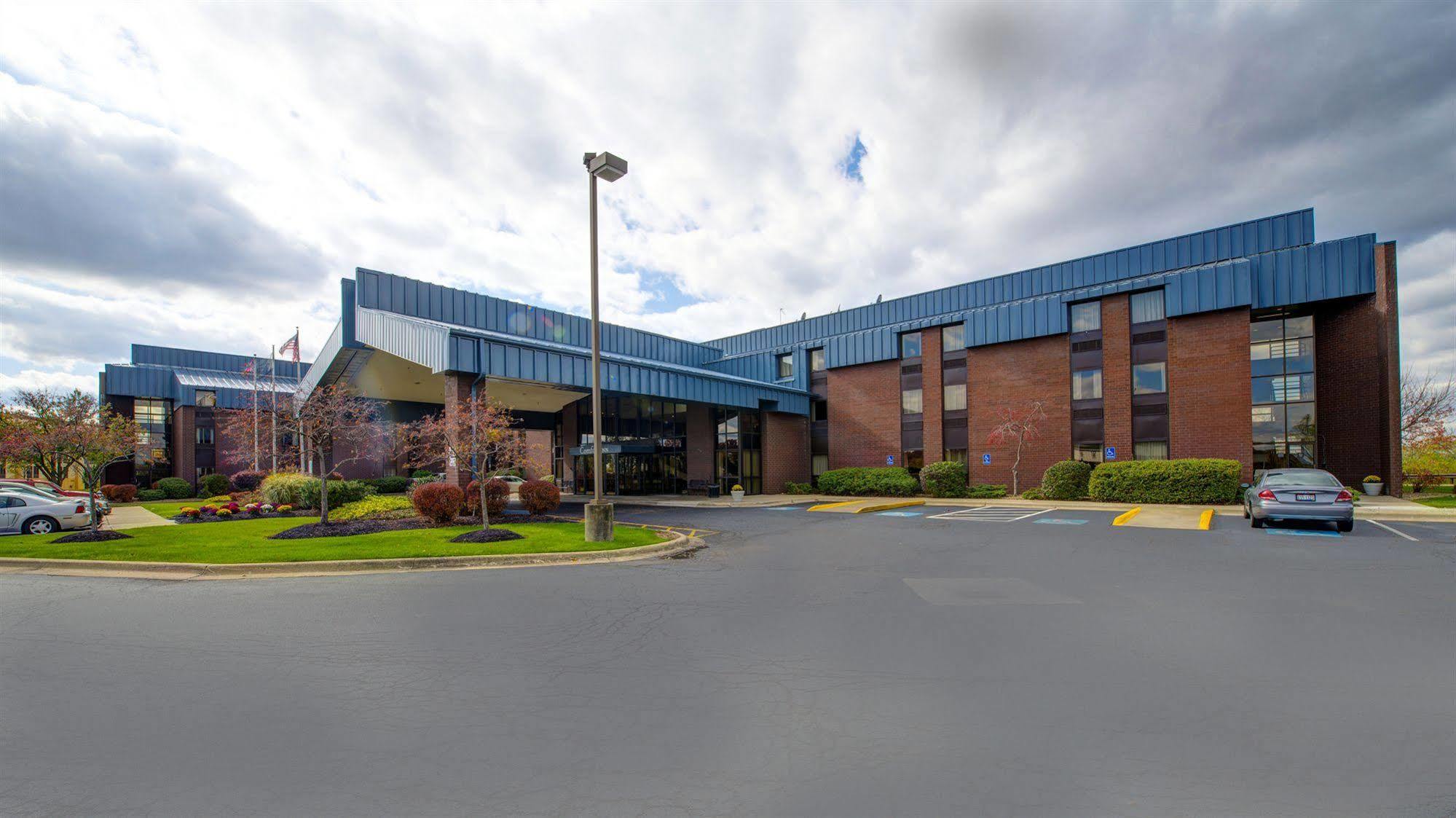 Comfort Inn - Hall Of Fame Canton Exteriér fotografie