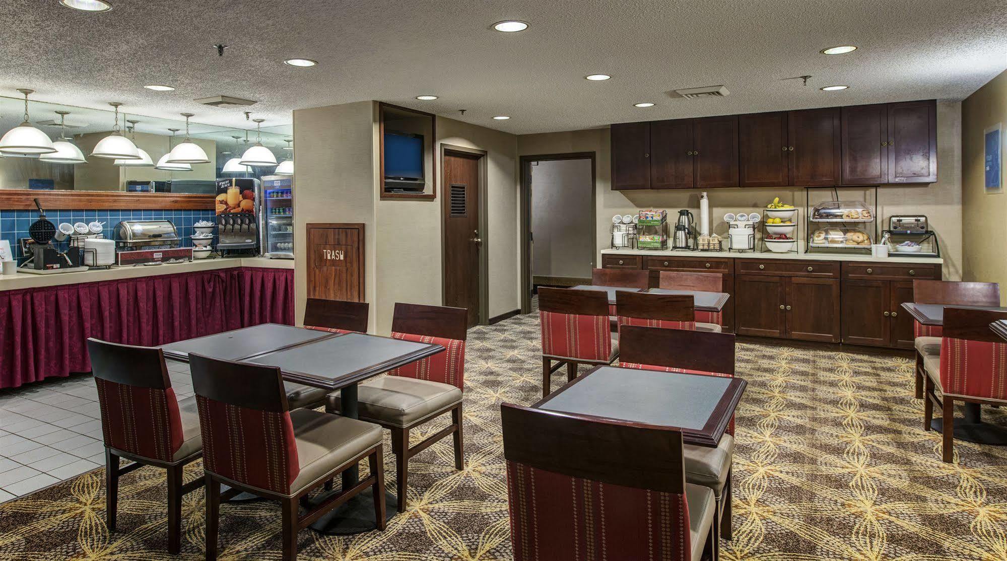 Comfort Inn - Hall Of Fame Canton Exteriér fotografie